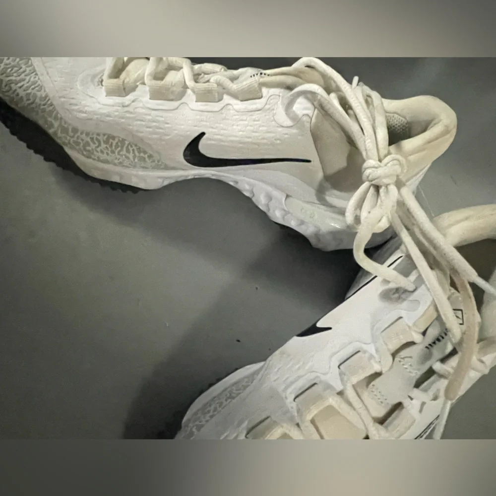 Nike White Alpha Huarache Baseball Turf Cleats Athletic Shoes Sneakers Size 9.5